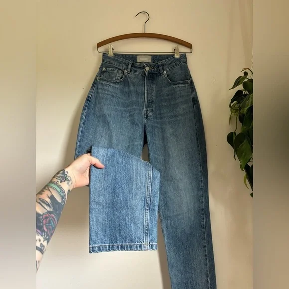 Everlane The Curvy 90s Cheeky Straight Jean - Picture 3 of 8